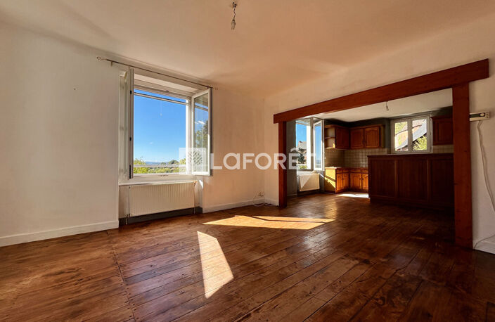 PRUINES: MAISON T5 ET GRANGE SUR 2700 M2 — photo 3