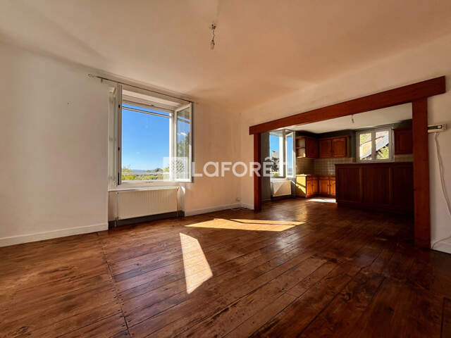 PRUINES: MAISON T5 ET GRANGE SUR 2700 M2 — photo du bien