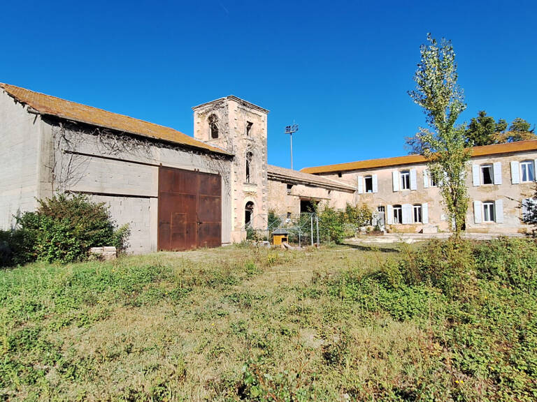 Sorgues - MAS 7 pièces 274 m² + ANNEXES 500 m²  sur 4082 m² de terrain — photo 1