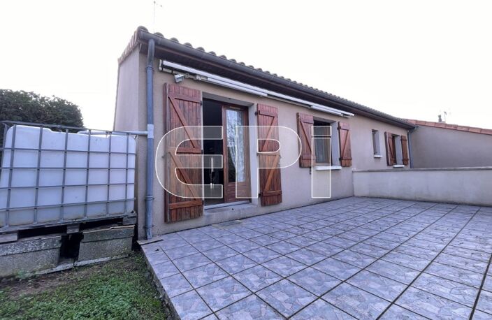 Construction 1987<br>Maison d'habitation sur sous-sol<br>Accès — photo 2