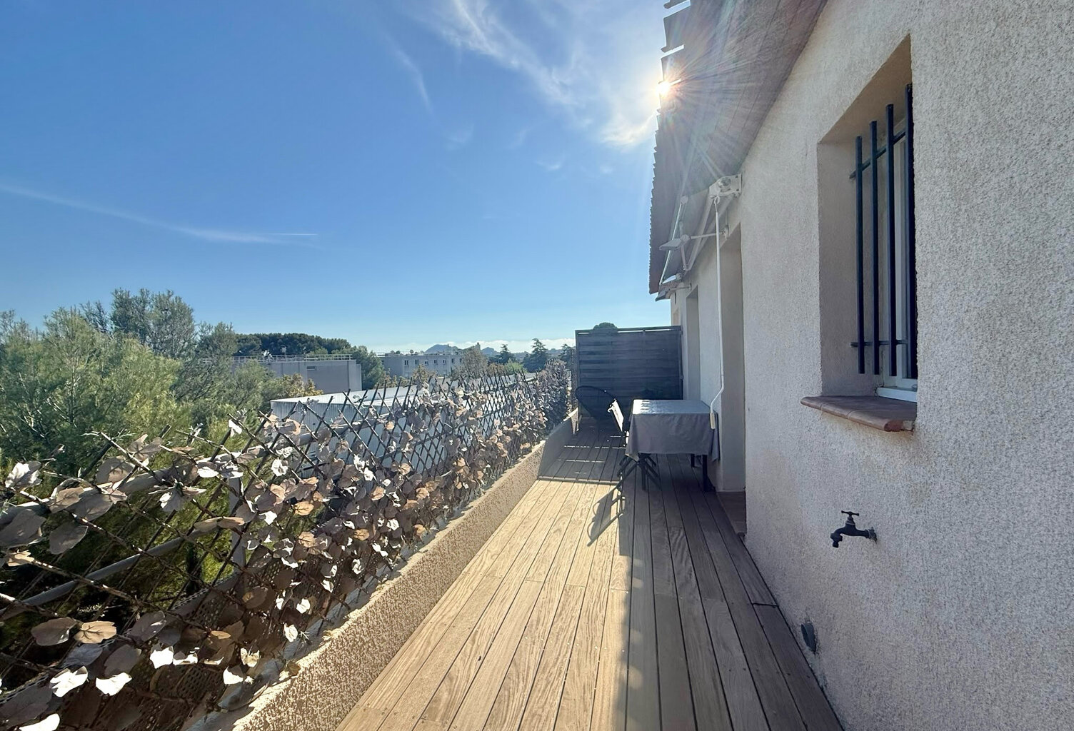 Appartement T2 avec terrasse et parking — photo 1