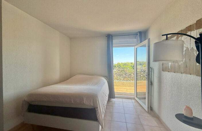 Appartement T2 avec terrasse et parking — photo 3