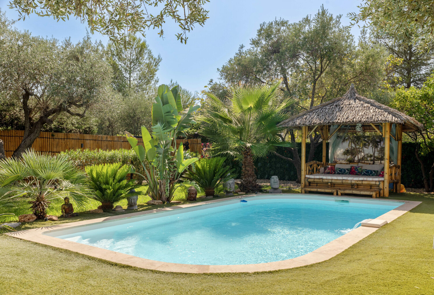 SOLLIES-PONT  MAISON - PISCINE - PLAIN PIED - 3 chambres  + 1 T2 +  1 appartement avec jardin indépendant — photo 1