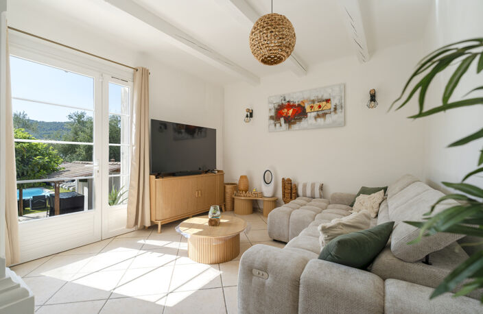 SOLLIES-PONT  MAISON - PISCINE - PLAIN PIED - 3 chambres  + 1 T2 +  1 appartement avec jardin indépendant — photo 4