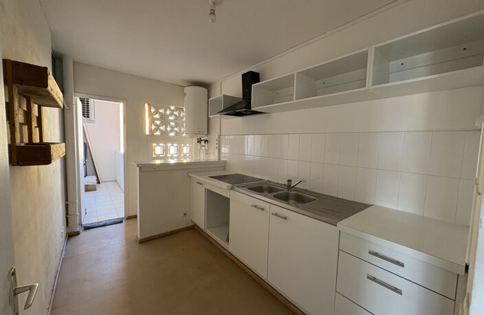 APPARTEMENT T4 POINTE-A-PITRE IMMEUBLE SECURISE AVEC ASCENSE — photo 4