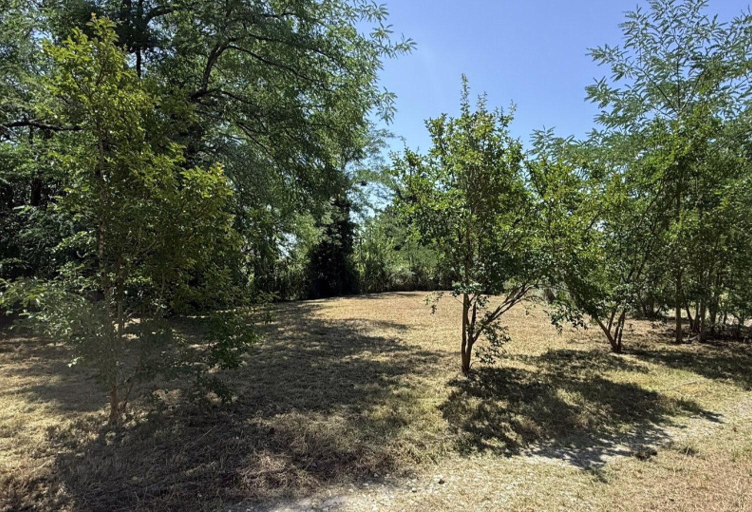 Terrain à bâtir à Langoiran (33550) — photo 1