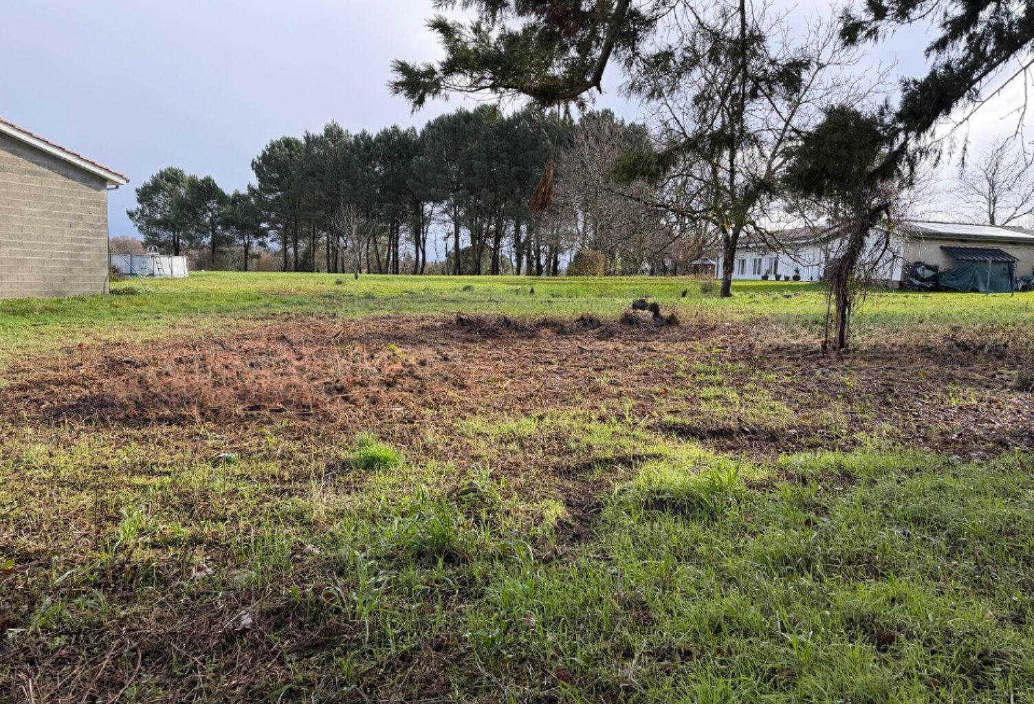 Terrain à bâtir à Birac (33430) — photo 1