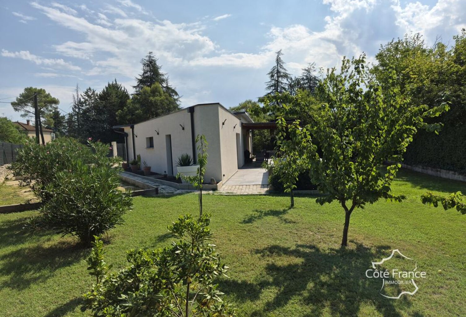 Maison très récente et de plain-pied à AUBENAS, avec beau te — photo 1