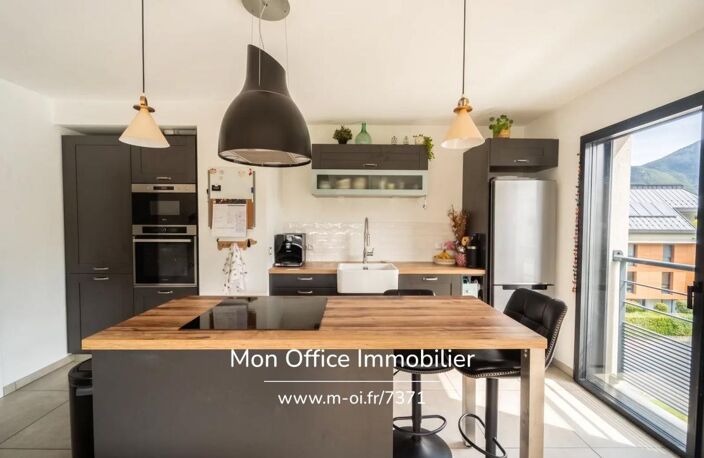 Référence : 7371-TCA - Appartement 4 pièces de 85m2 avec terrasse vue montagne et garage double rue Louis Boch (Annecy centre-ville) — photo 3