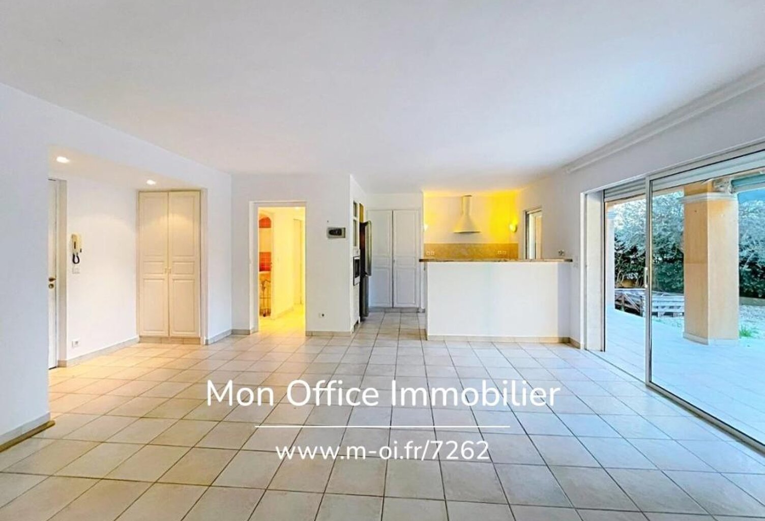 Référence : 7262-LES. - APPARTEMENT T3 AVEC GARAGE ET GRAND JARDIN AU CENTRE DU VILLAGE DE COGOLIN — photo 1