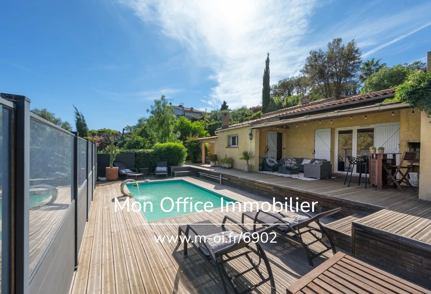 Référence : 6902-JDO. - Villa provençale de charme avec piscine, studio indépendant et aperçu mer ! — photo 1