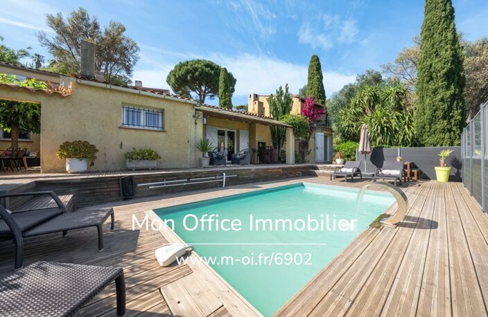 Référence : 6902-JDO. - Villa provençale de charme avec piscine, studio indépendant et aperçu mer ! — photo 3