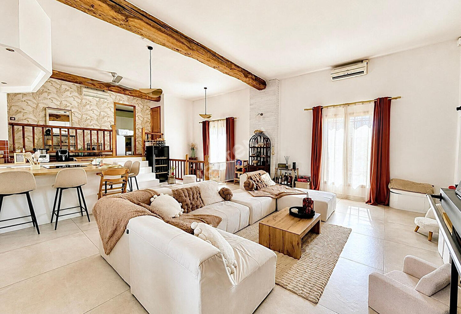 Maison spacieuse 9 pièces à vendre à Le Mesnil Aubry - 399 000  — photo 1