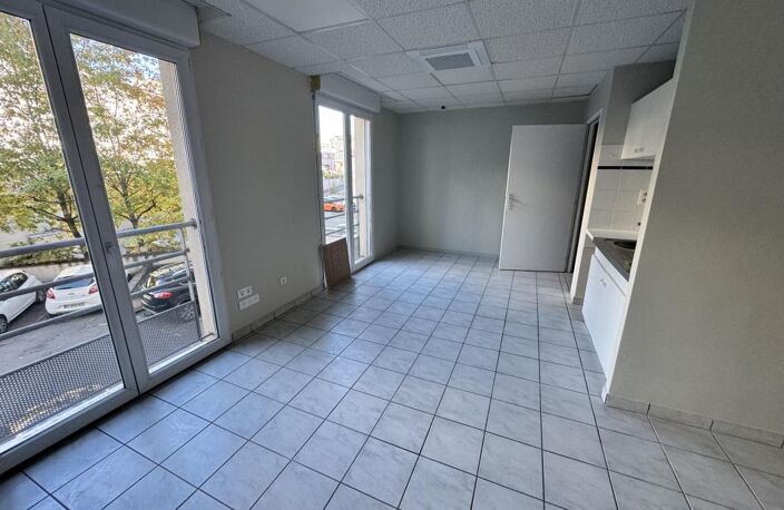 Bourran - Local commercial; 1er - LOCATION LOCAL COMERCIAL RODEZ — photo 5