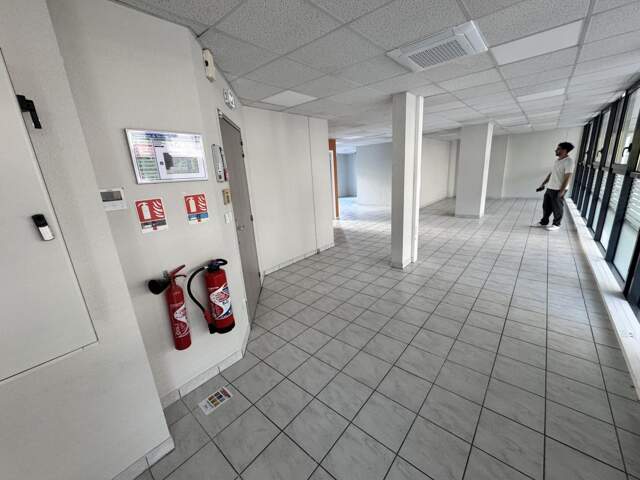 Bourran - Local commercial; 1er - LOCATION LOCAL COMERCIAL RODEZ — photo du bien