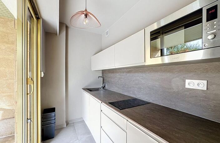 STUDIO  MEUBLE - 21 Avenue Mont Joli, Résidence Le Bel Canto - 06 110 LE CANNET — photo 4
