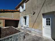 Charente, LA TACHE à 12 mn Chasseneuil sur Bonnieure Maison 81 m² cour, jardin et grange — photo 2