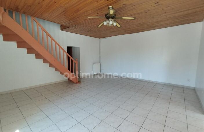 Charente, LA TACHE à 12 mn Chasseneuil sur Bonnieure Maison 81 m² cour, jardin et grange — photo 4