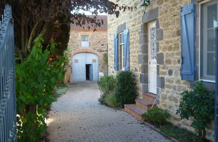 Maison de 9 pièces , 200 m² , avec dépendance ,terrain clos — photo 2