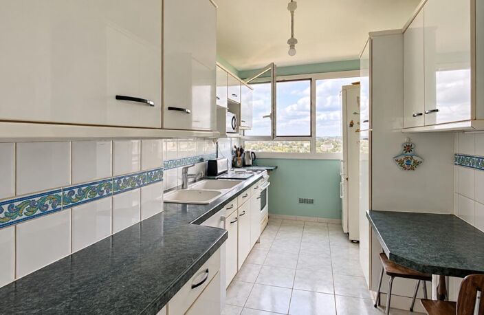 APPARTEMENT T3 - LE PECQ (78230) - BALCON - PARKING - CAVE - PROCHE COMMERCES ET ECOLES - VUE DÉGAGÉE — photo 5