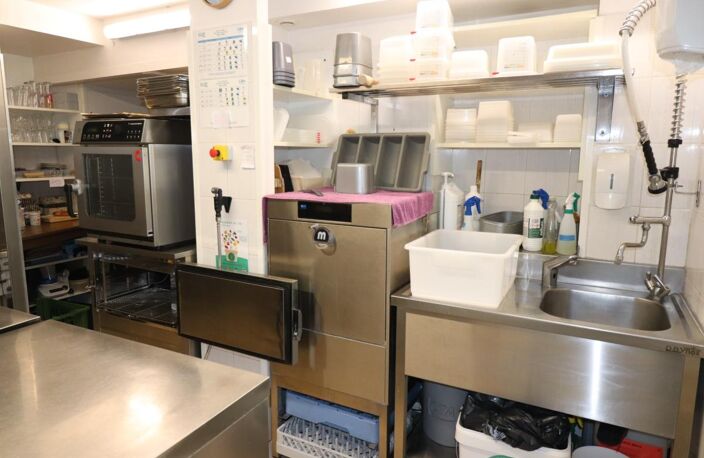 A VENDRE SUPERBE RESTAURANT AU COEUR DE ROCHEFORT (17) — photo 4