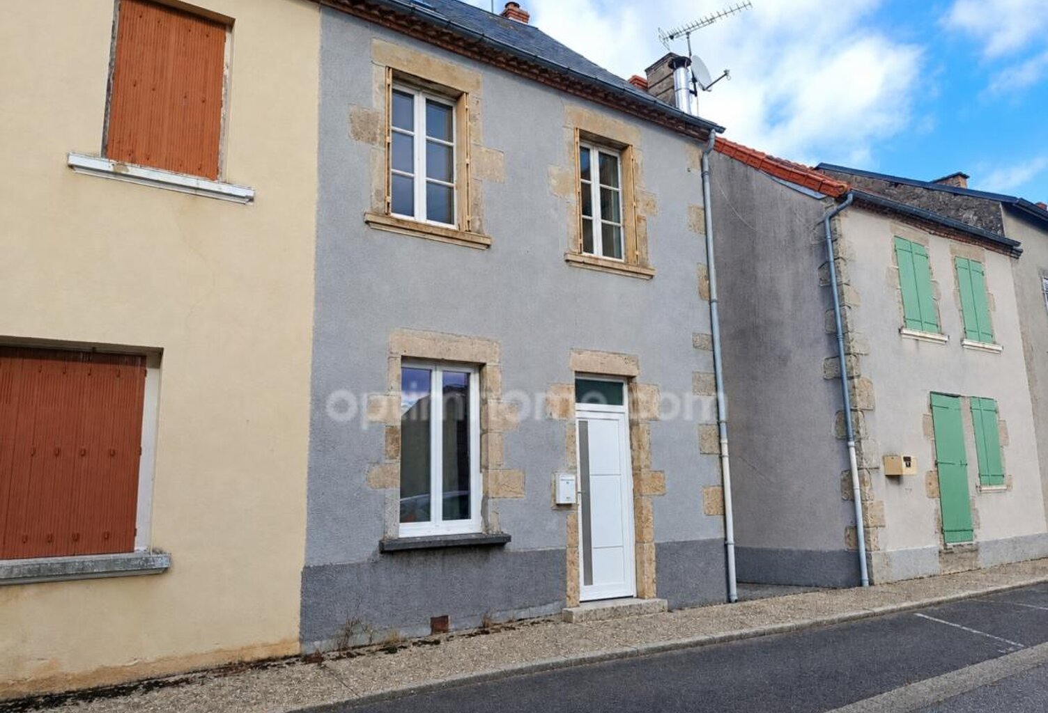 Maison à vendre 3 pièces SAINT GERVAIS D'AUVERGNE (63) — photo 1