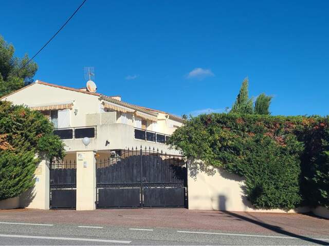 Villa T8 de 155 m2 sur 950 m2 de terrain — photo du bien