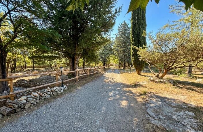 Mas en pierres LES VANS - terrain 1,8ha — photo 4