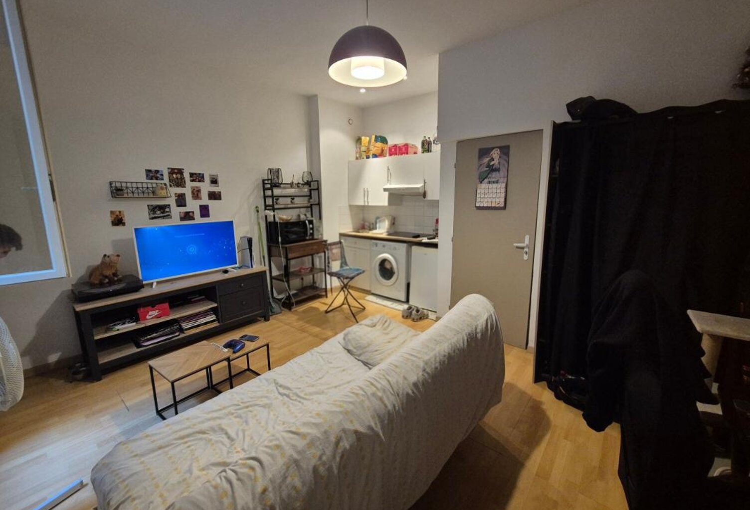 À LOUER – STUDIO MEUBLÉ EN PLEIN CENTRE-VILLE DE SALON-DE-PROVENCE — photo 1