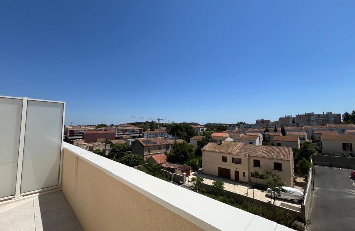 APPARTEMENT À LOUER – Magnifique Studio de 25 m² avec terrasse et parking – ISTRES — photo 2
