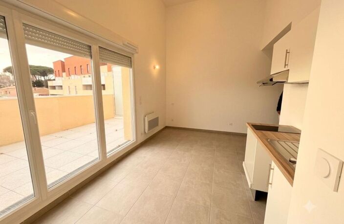 APPARTEMENT À LOUER – Magnifique Studio de 25 m² avec terrasse et parking – ISTRES — photo 3