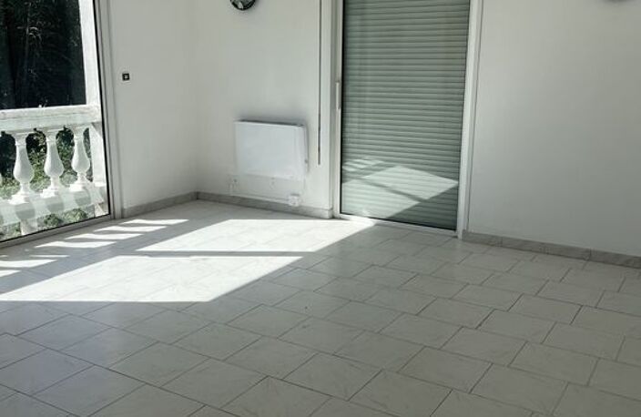 T4 vide Talasani Haut-de-villa — photo 5