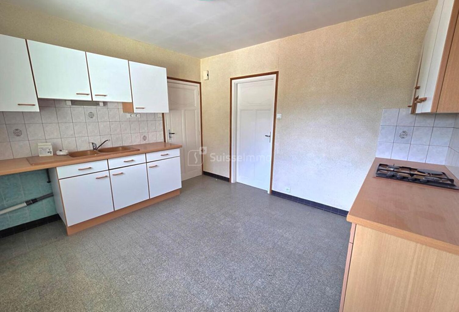 APPARTEMENT T5 111.1 m² 169000 EUROS — photo 1