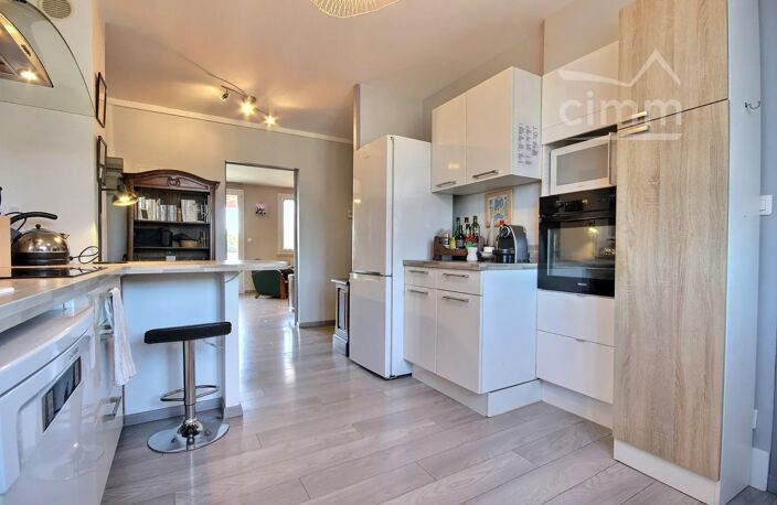 À VENDRE MONTÉLIMAR - APPARTEMENT T3 + BALCON + CAVE + GARAGE — photo 4