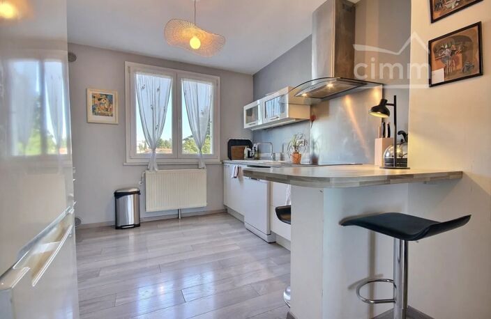À VENDRE MONTÉLIMAR - APPARTEMENT T3 + BALCON + CAVE + GARAGE — photo 5
