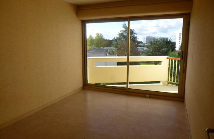 Studio - 24,09 m² - GRADIGNAN — photo 2