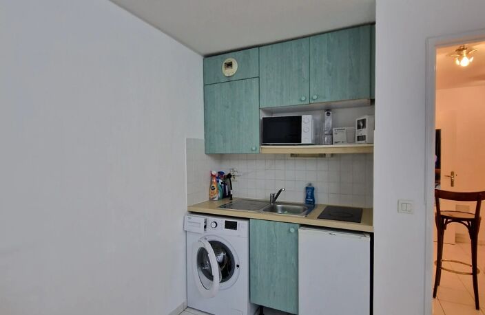 STUDIO MEUBLE - AV DES ORANGERS — photo 2