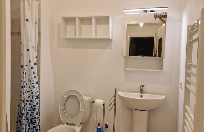 STUDIO MEUBLE - AV DES ORANGERS — photo 4