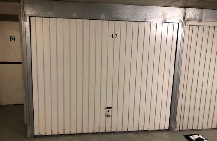A LOUER GARAGE CENTRE CARNOLES RCM — photo 5