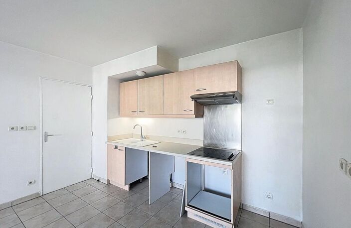 Appartement T2 À Louer - Terrasse - Parking - Montfavet — photo 2