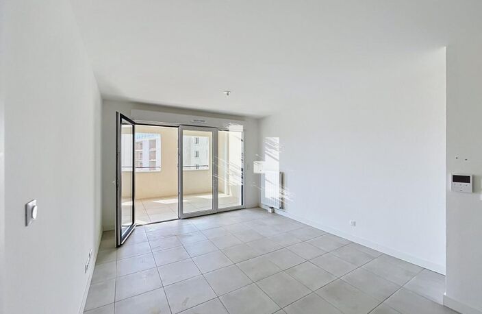 Appartement T2 - Balcon - À Louer - LE PONTET — photo 2