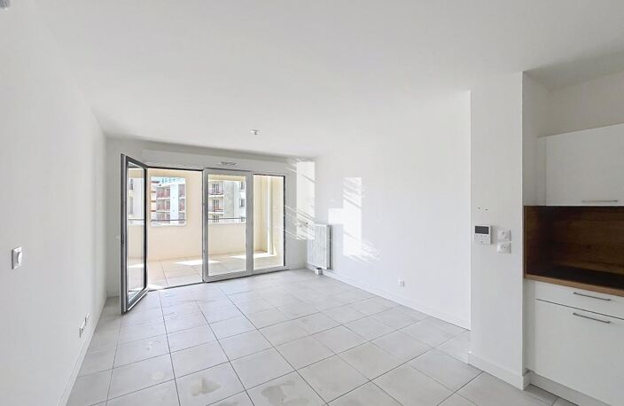 Appartement T2 - Balcon - À Louer - LE PONTET — photo 4