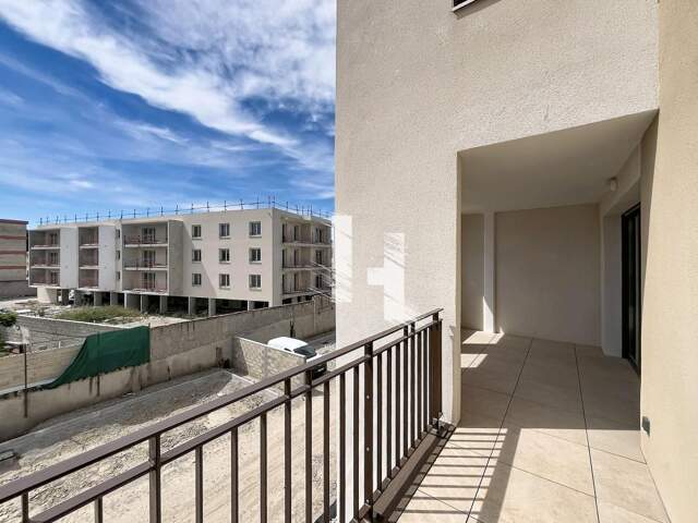 Appartement T2 - Balcon - À Louer - LE PONTET — photo du bien