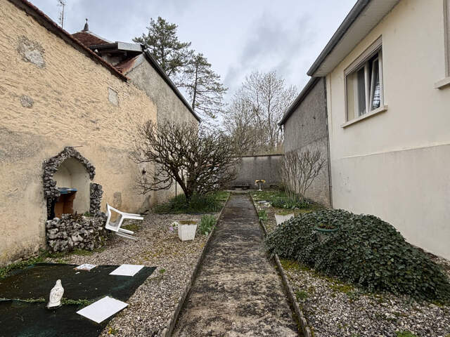 CHATILLON Sur SEINE : Maison de 1960 au centre ville ,130m2 — photo du bien