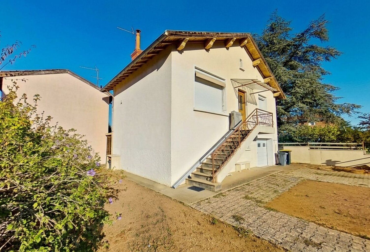 Maison 57 m² 3/4 pièces À Vendre À La Tour De Salvagny — photo 1