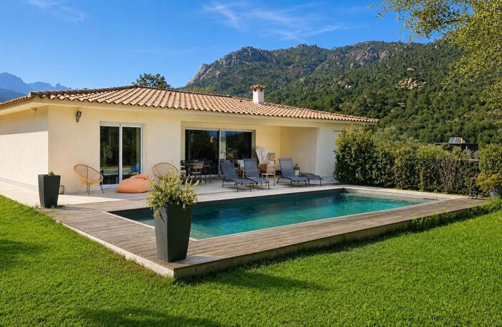 A vendre - Villa contemporaine avec piscine et appartement indépendant — photo 3