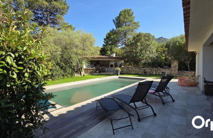 A vendre - Villa contemporaine avec piscine et appartement indépendant — photo 4