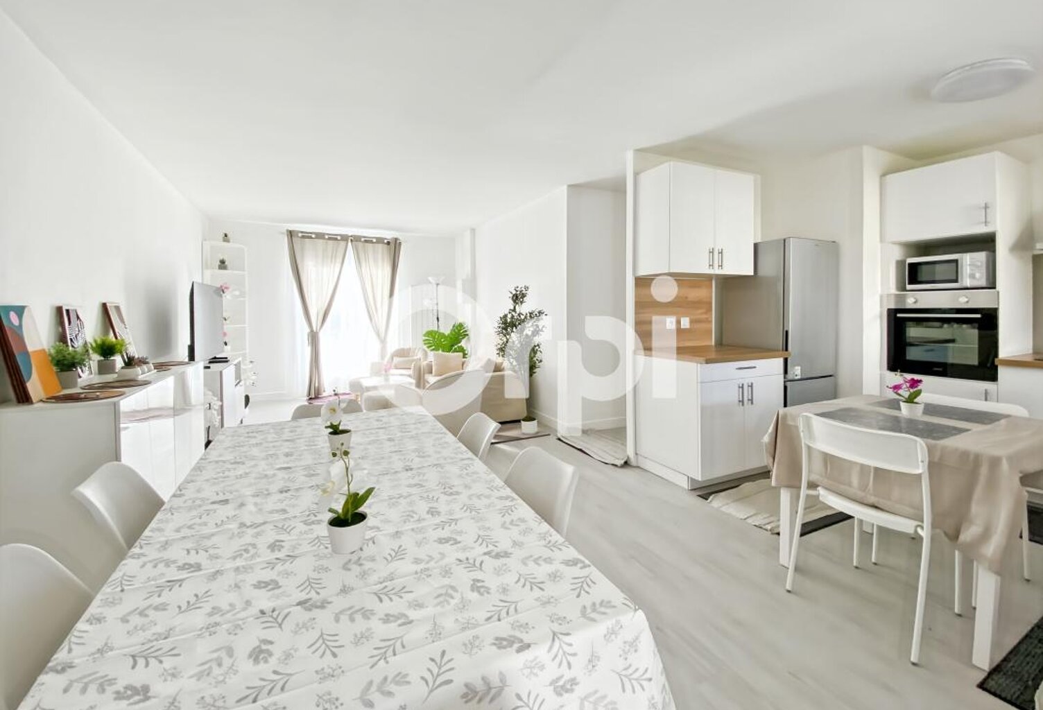 Appartement À Louer — photo 1