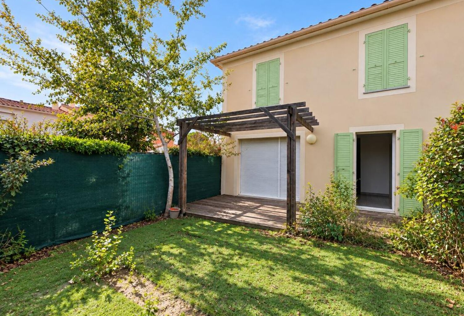 AVIGNON – MAISON 4 PIÈCES AVEC 3 CHAMBRES ET 2 PARKINGS PRIVATIFS — photo 1