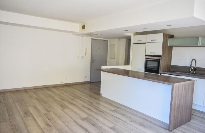 Lumineux T4 de 77 m² avec balcon et garage — Avignon — photo 3